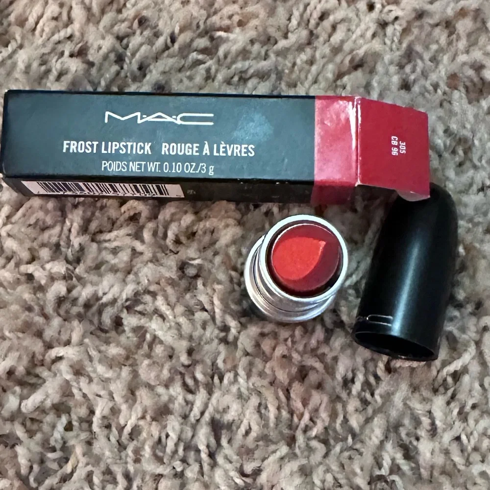 MAC Cosmetics mac cb